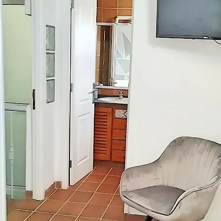 Deluxe ,